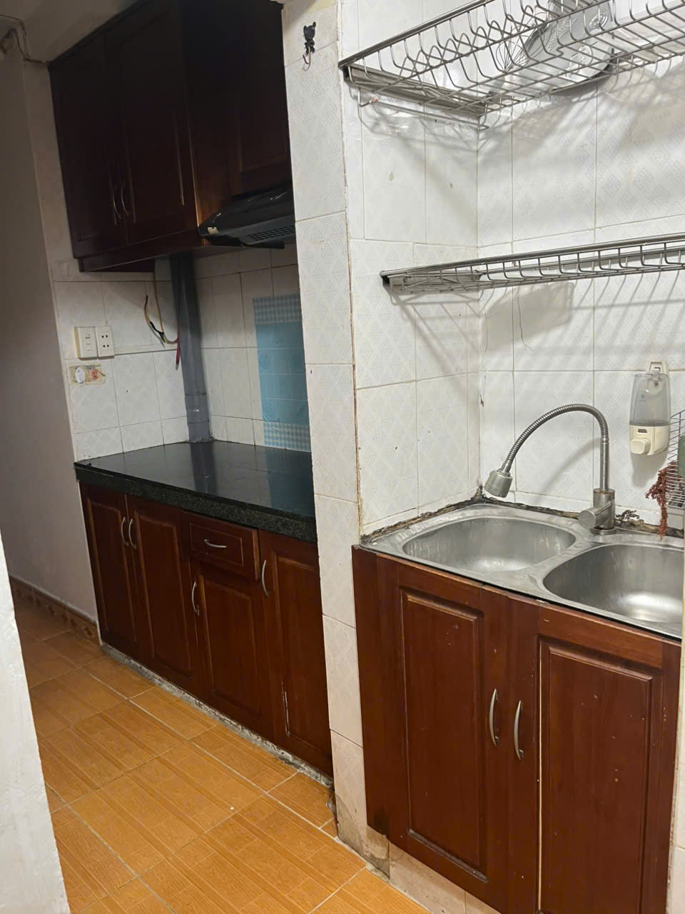 Cho thuê căn hộ Tập thể Tầng 3 Quỳnh Mai, 65m2, 2 phòng, 7 Triệu - Ảnh chính